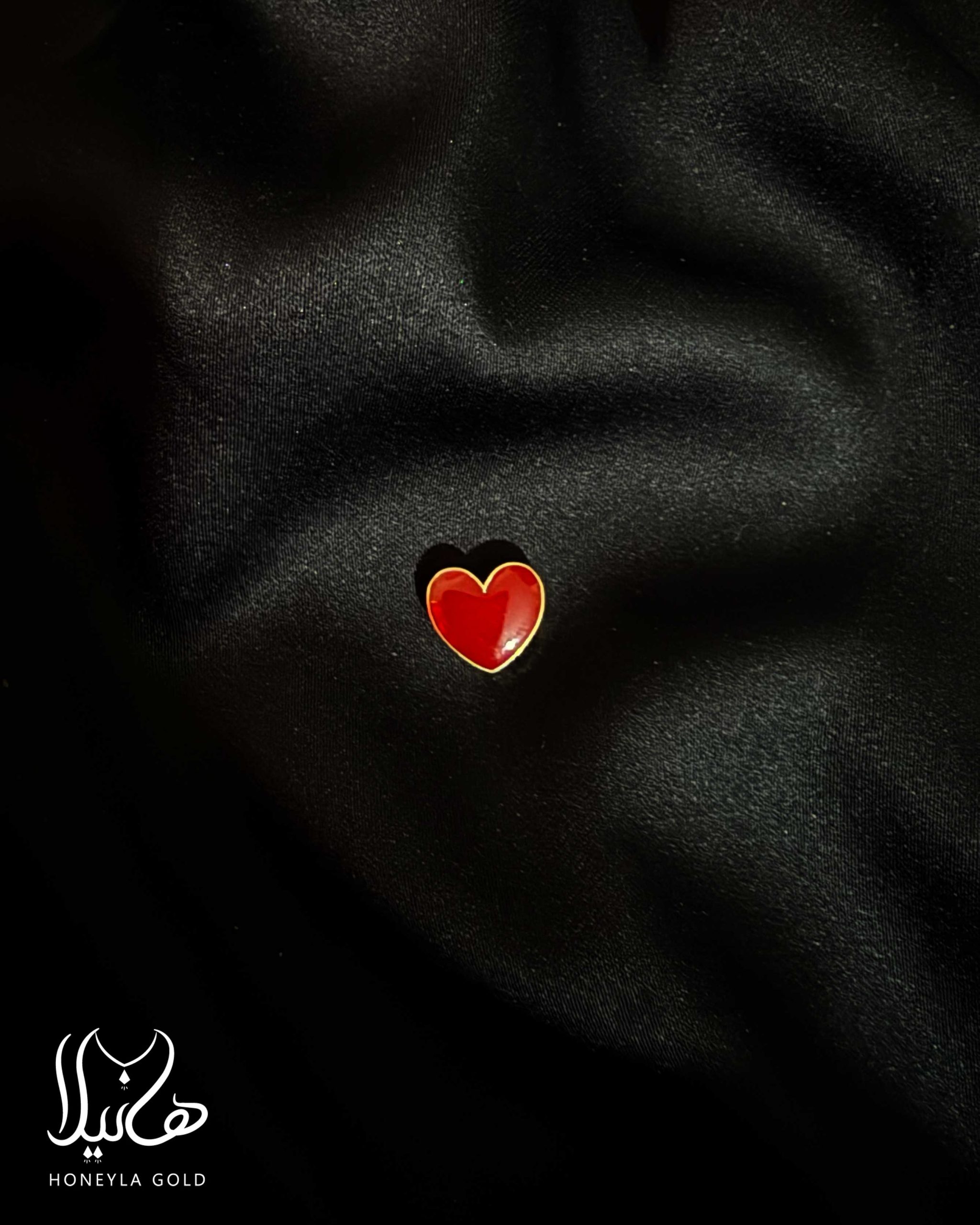 پلاک طلای طرح قلب قرمز پلاک طلای طرح قلب قرمز